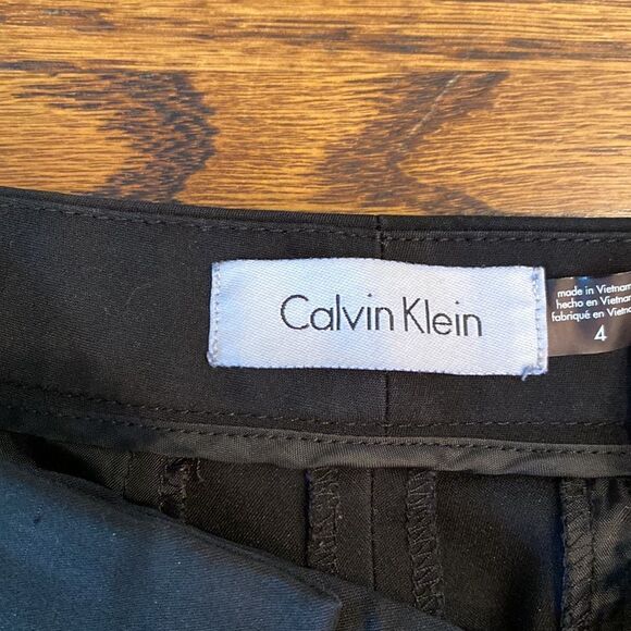 Calvin Klein Size 4 Black Pants Zipper/Clasp Pockets Front/Back Cropped Leg - Picture 6 of 7